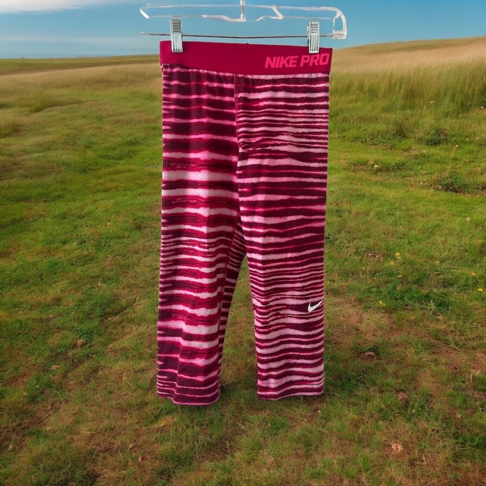 Nike Pro Womens Small Pink Striped Cropped Leggings Dri-FIT‎ Activewear Capri
